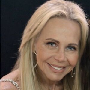 Meet your Posher, Dana